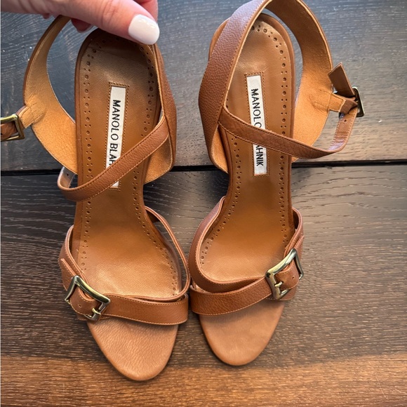 Manolo Blahnik - Picture 1 of 4